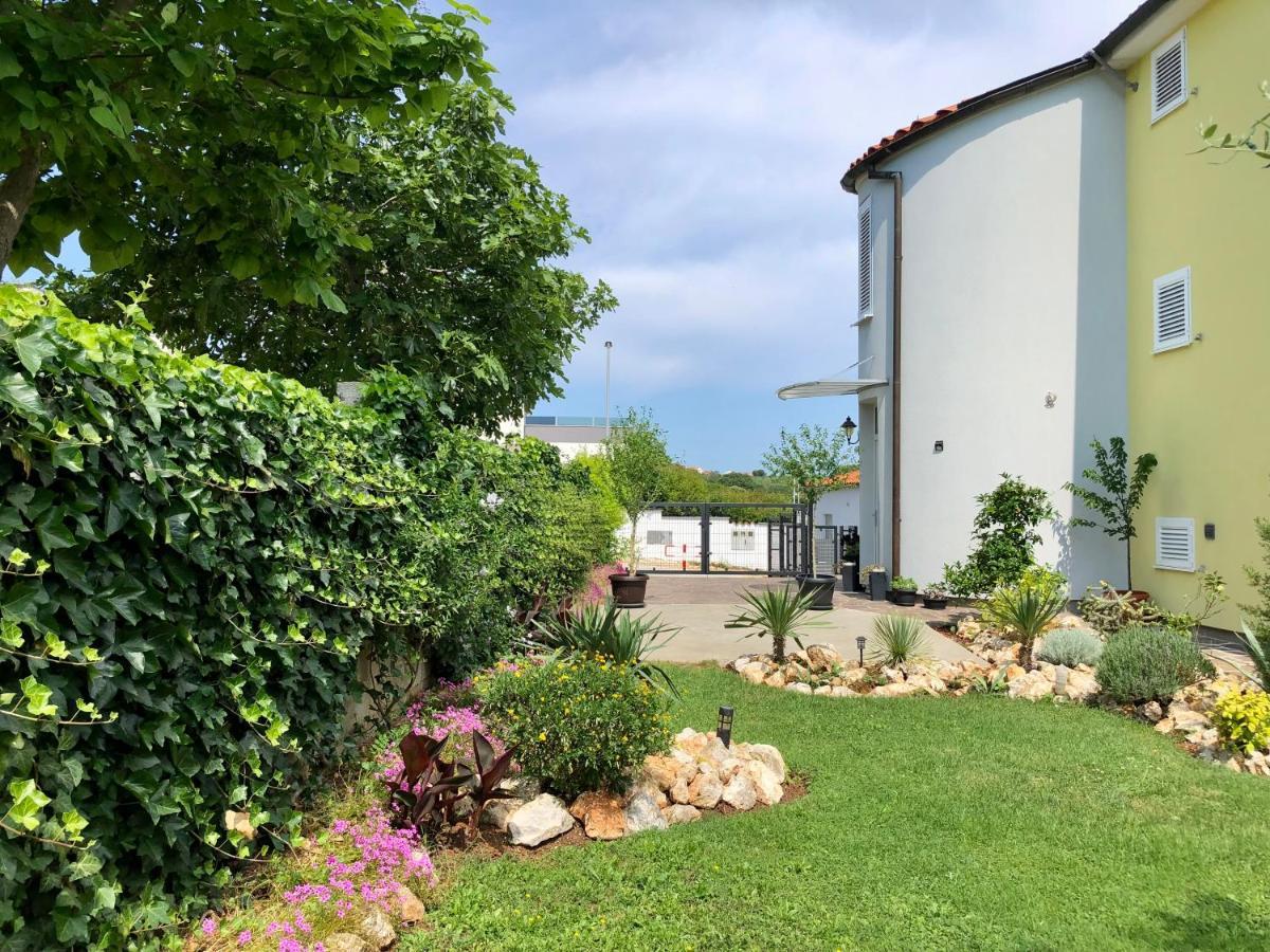 Goldfinch Estate Banjole Exterior foto